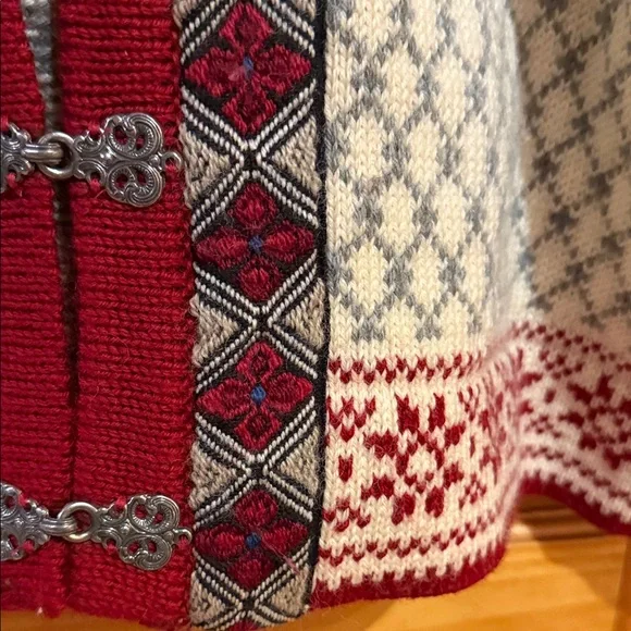 Dale of Norway Red and White Faire Isle Patterned Sweater, Size M - Picture 8 of 15